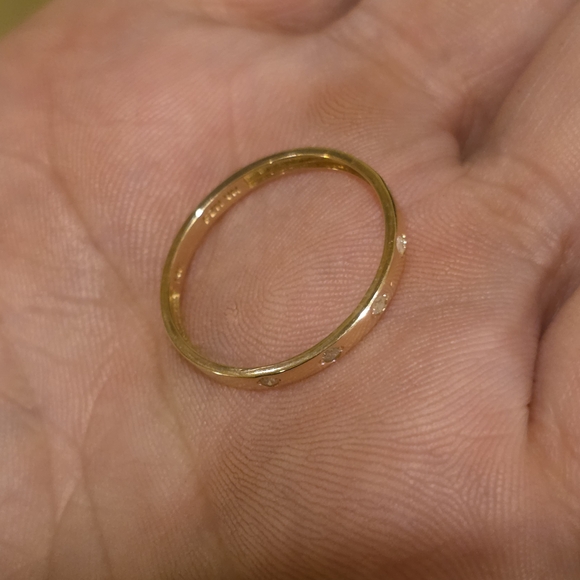 14k Gold Ring w/ 5 Diamonds - Size 9 - Picture 8 of 9